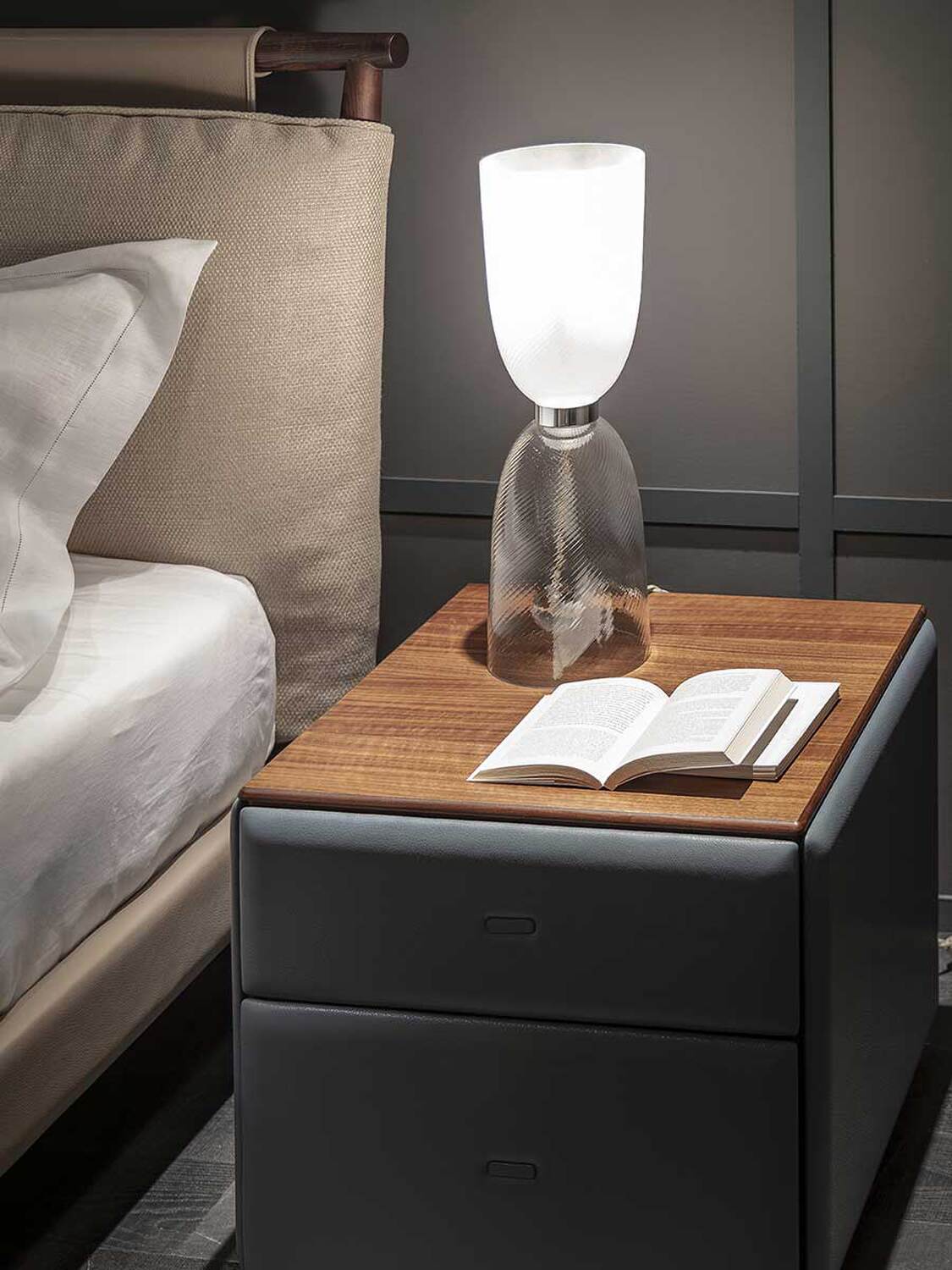 05 alma lamp