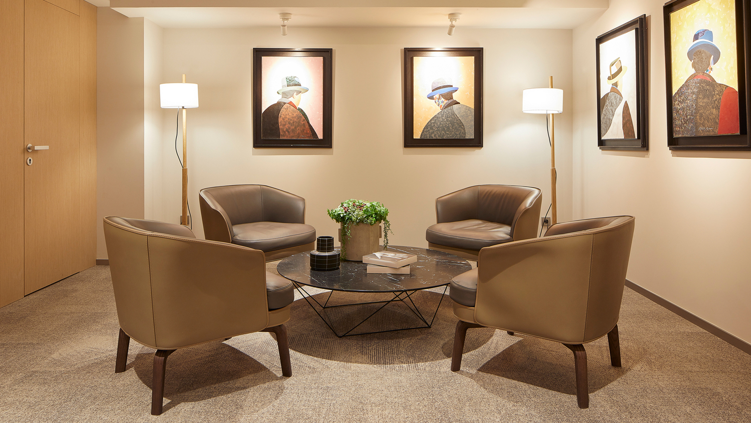 Intérieurs du projet Investment Group Barcelona, avec mobilier Poltrona Frau, style italien et luxe moderne