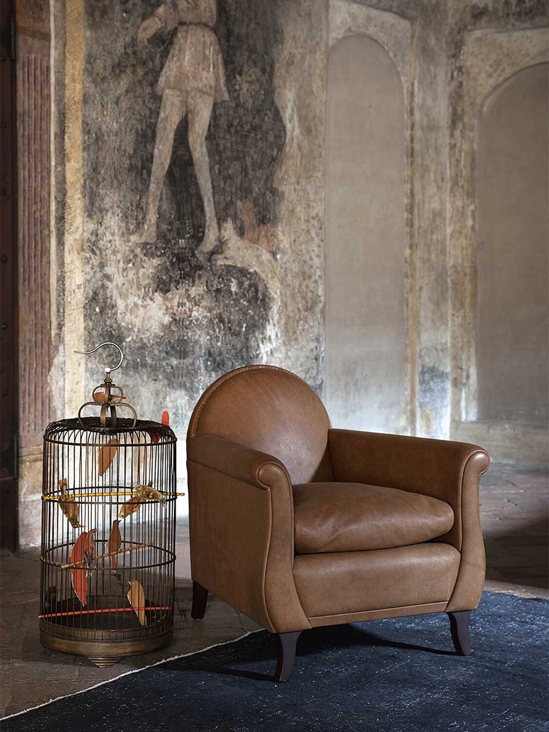 01 lyra armchair