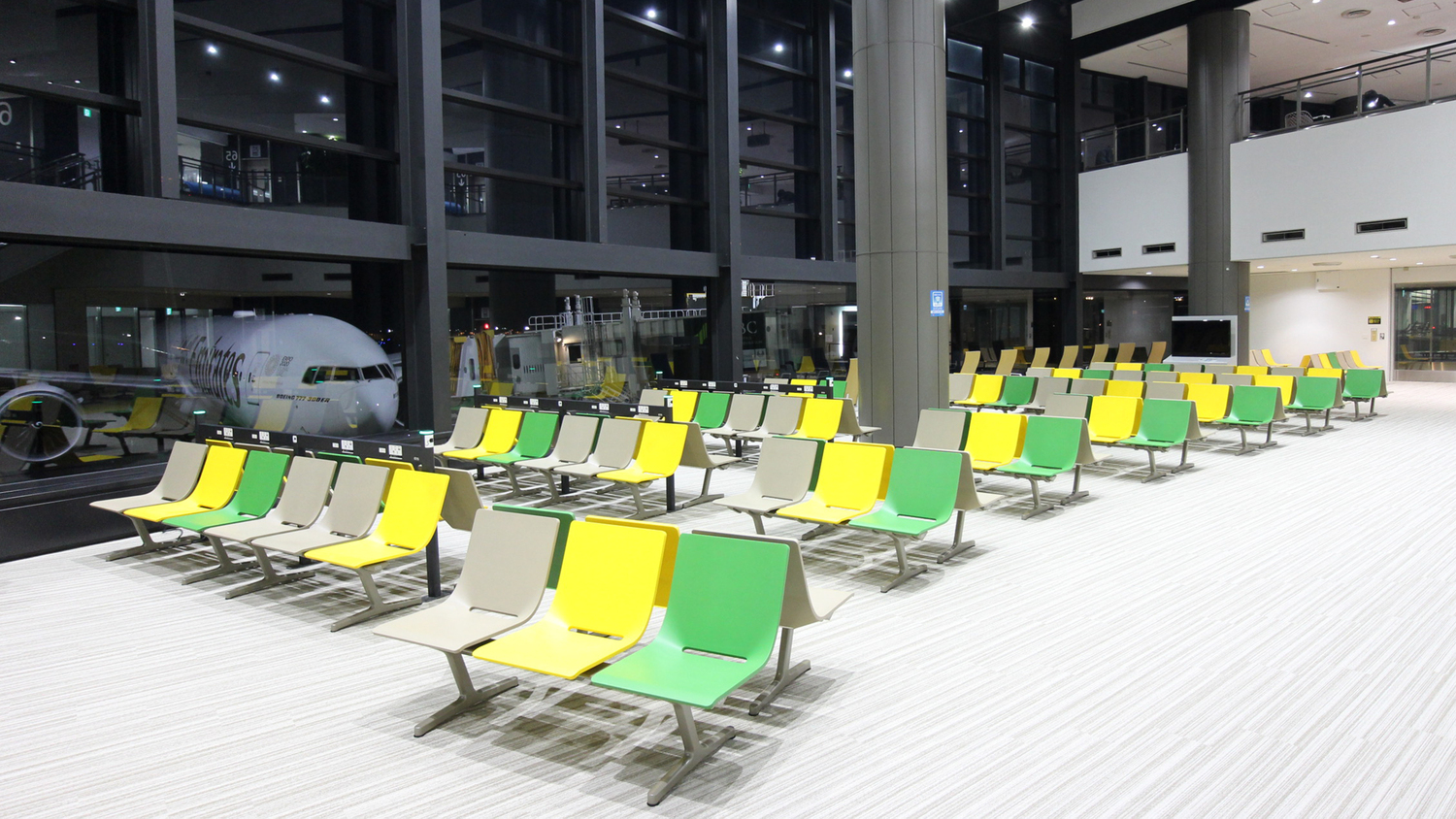 Poltrona Frau x Narita Airport: contemporary and durable furnishing solutions designed to combine aesthetics, comfort, and everyday functionality.
