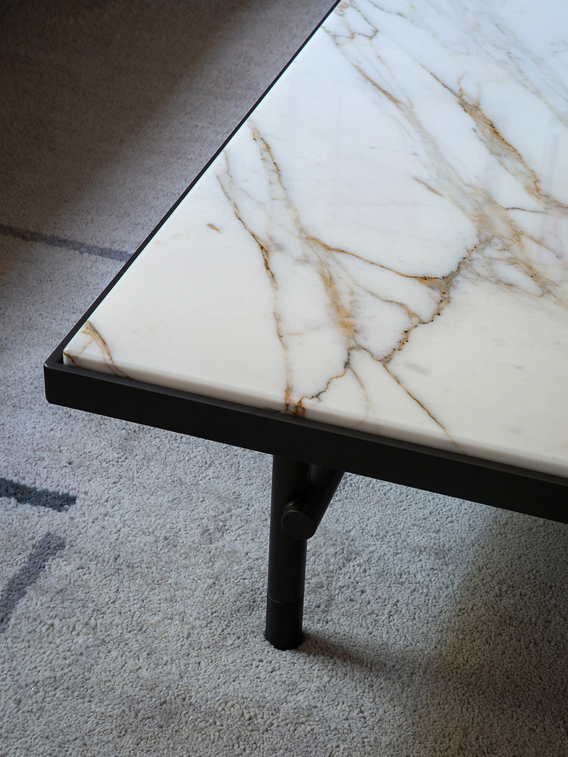 05 pierre small table
