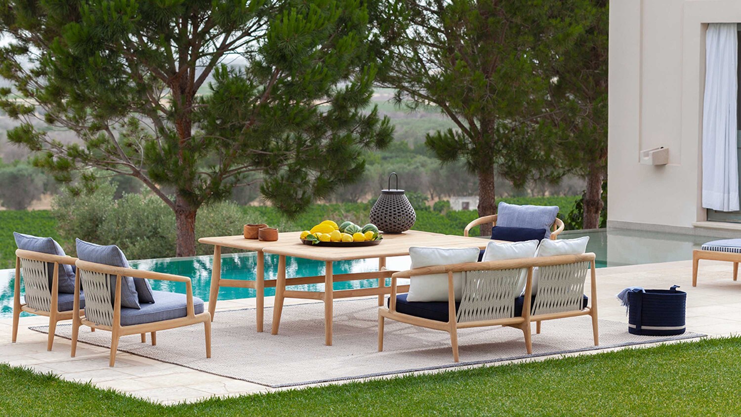04 the secret garden sofa
