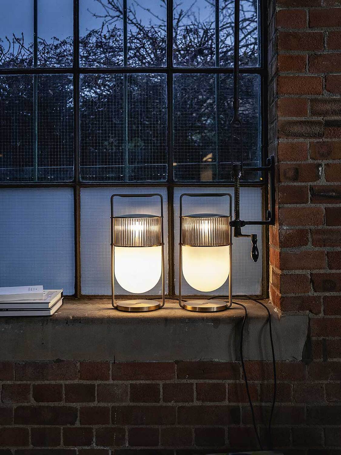 06 xi table lamp