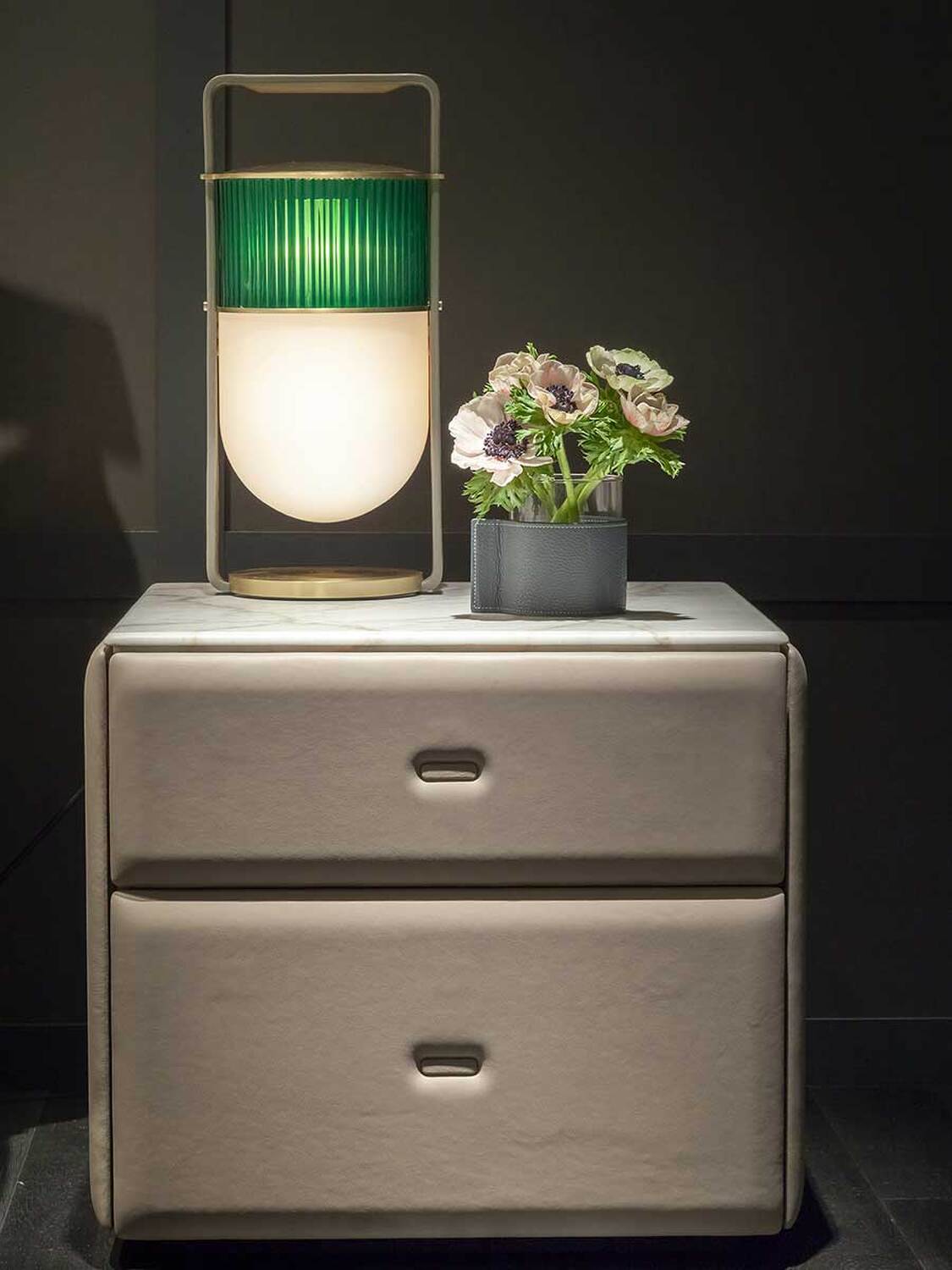07 xi table lamp