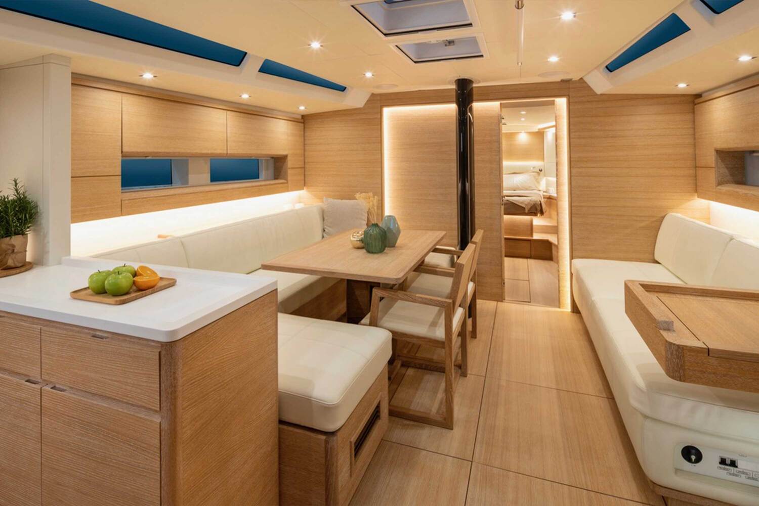01 solaris yachts