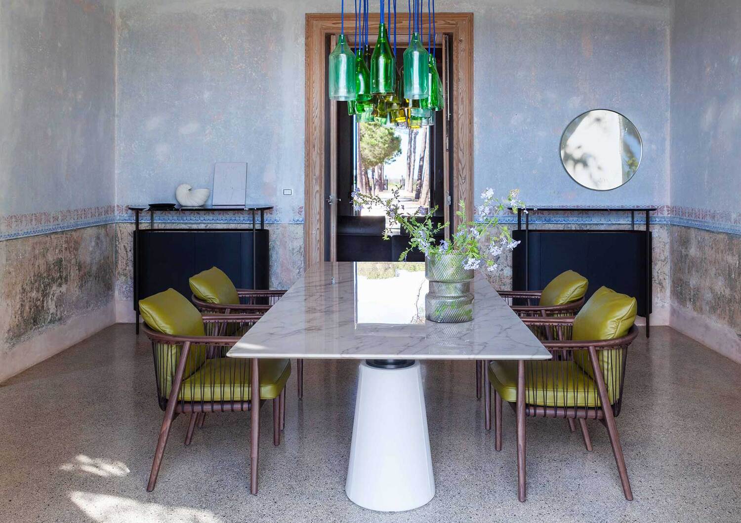 preview dining room